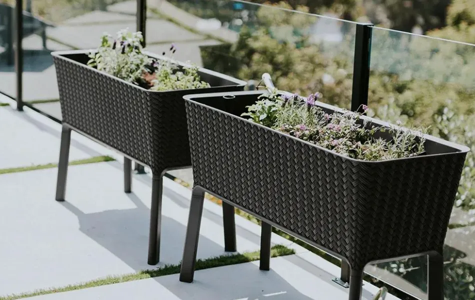 Discount Splendor 31.7 Gallon Elevated Garden Bed - Graphite Garden Beds