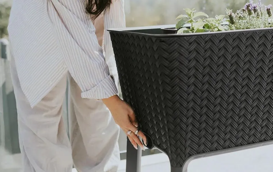 Discount Splendor 31.7 Gallon Elevated Garden Bed - Graphite Garden Beds